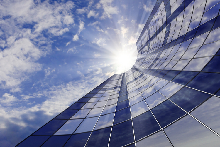 What Are The Advantages Of Solar Control Glass?